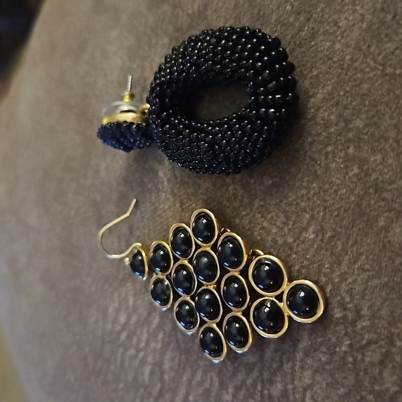 VTG Black Mismatched Statement Earrings - Picture 3 of 4